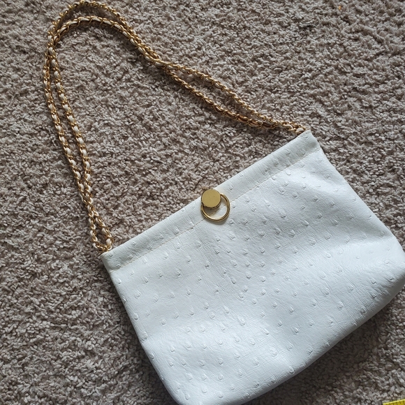 Vintage Beuno Elegant White Textured Bag with Gold Chain Evening Bag - Picture 1 of 16